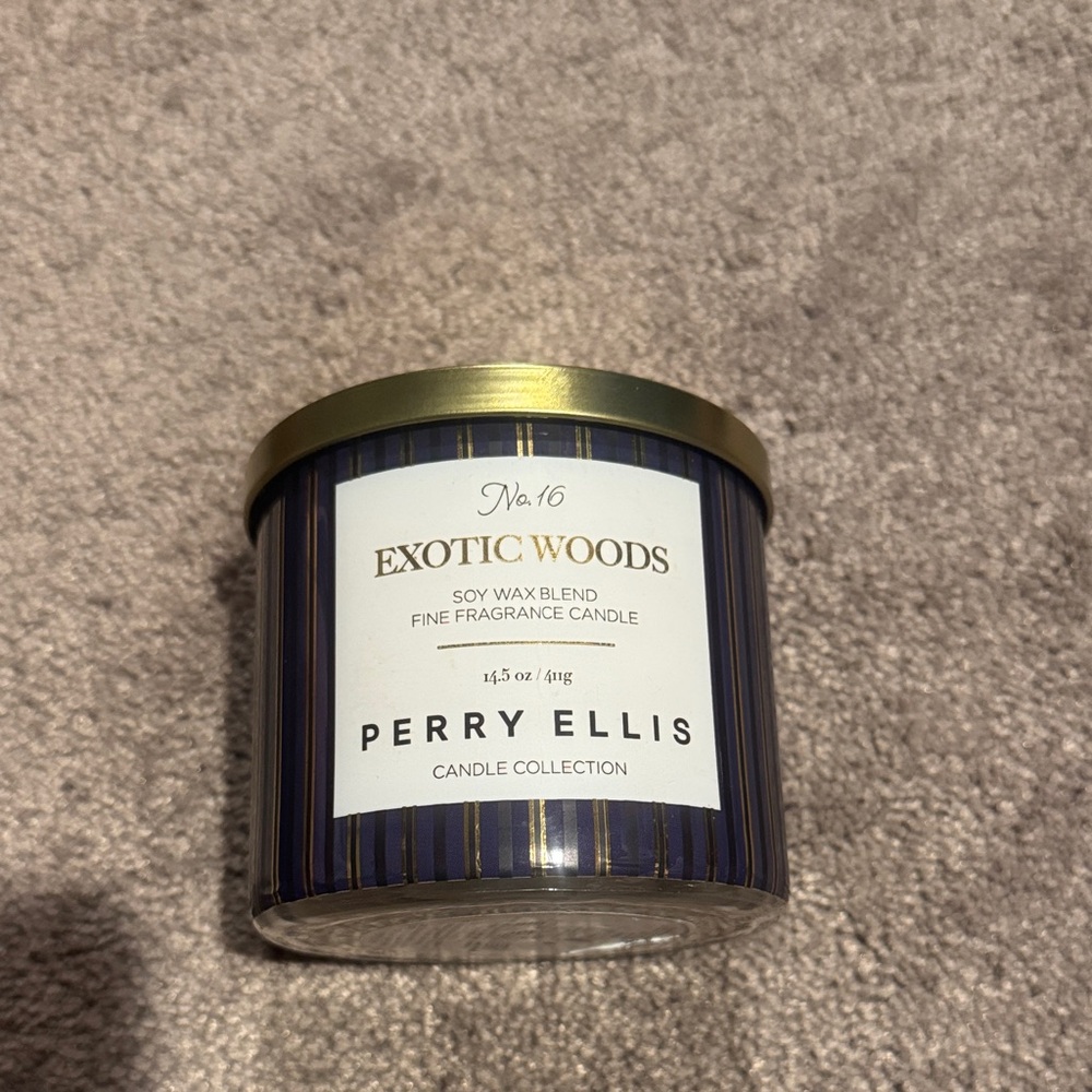 Perry Ellis No. 16 Exotic Woods Soy Wax Blend 3 Wick Scented Candle 14.5 oz